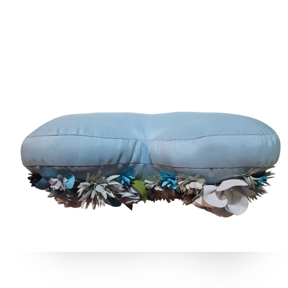 Edie Home Collection - NEW Floral Heart Shaped Decorative Pillow - Picture 2 of 5